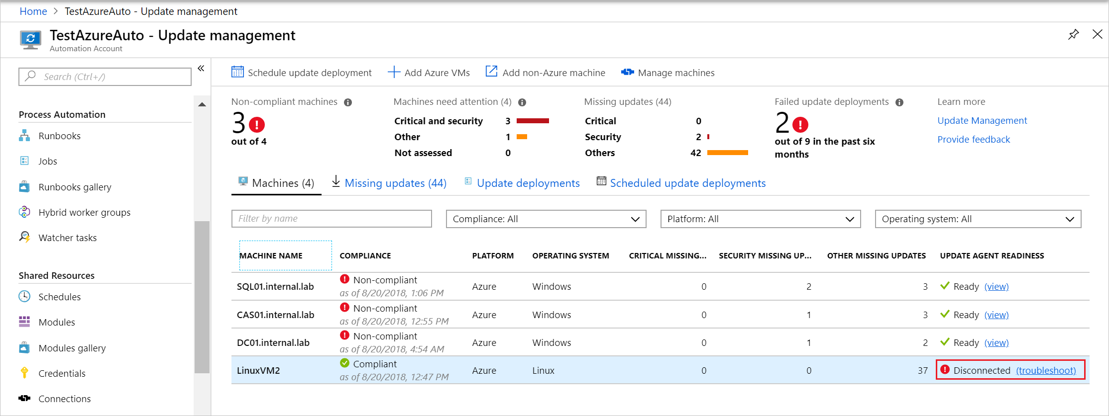 Snímek obrazovky se seznamem řešení Update Management virtuálních počítačů