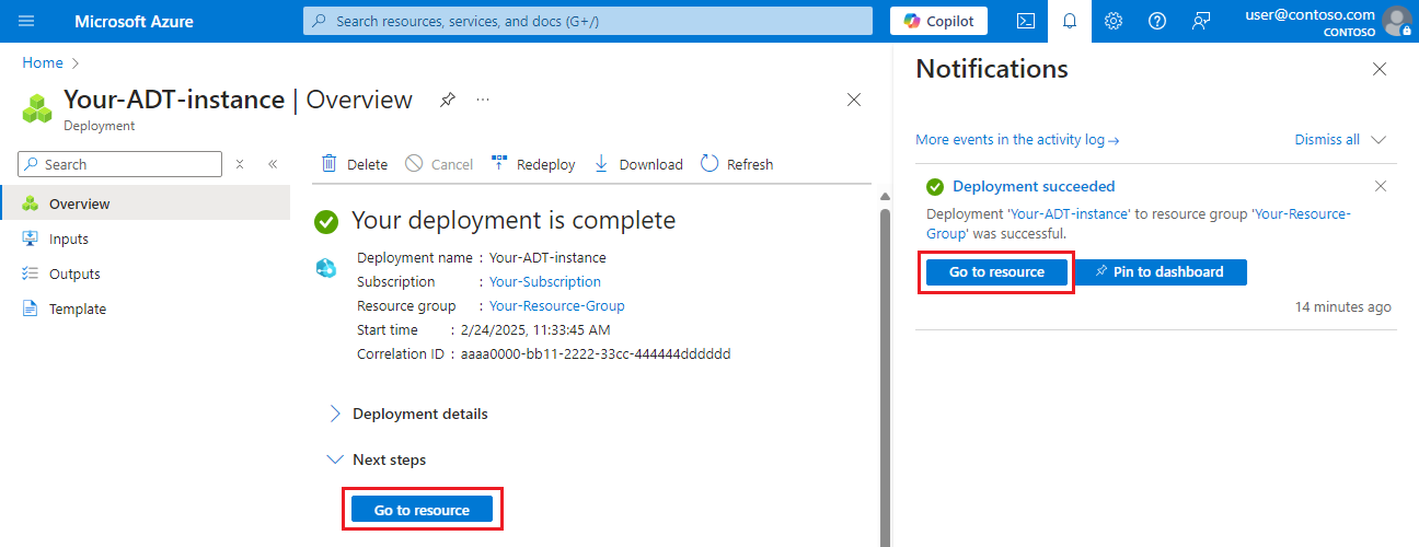 Snímek obrazovky se stránkou nasazení služby Azure Digital Twins na webu Azure Portal Na stránce je uvedeno, že nasazení je dokončené.