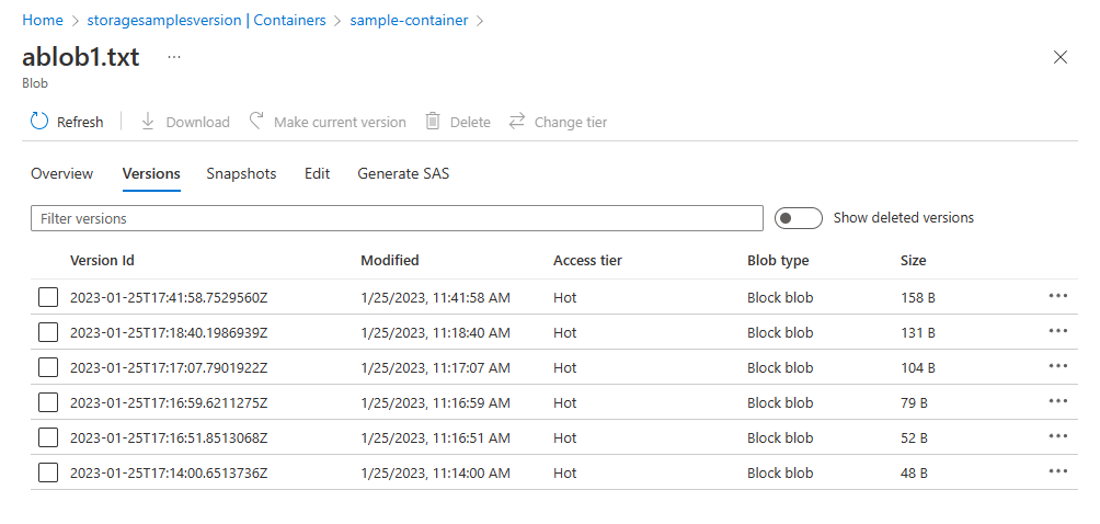 Snímek obrazovky znázorňující výpis verzí objektů blob na webu Azure Portal