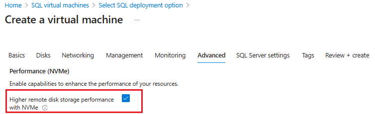 Snímek obrazovky s povolením NVMe při vytváření virtuálního počítače SQL na webu Azure Portal