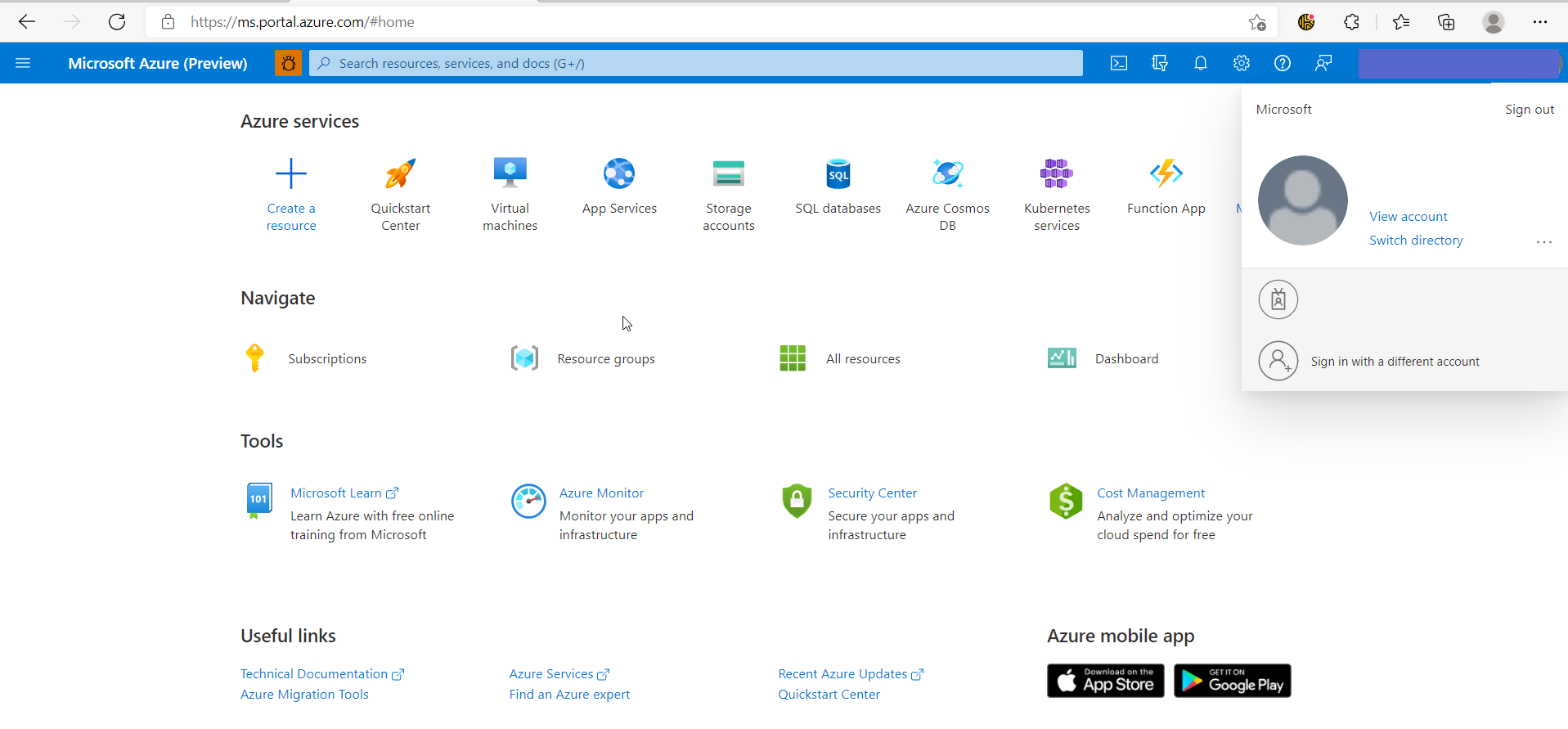 Snímek obrazovky webu Azure Portal se zvýrazněnou identitou v pravém horním rohu