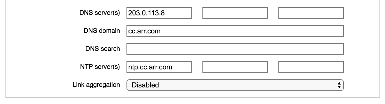 Podrobnosti oddílu konfigurace DNS/NTP se třemi poli pro servery DNS, poli pro vyhledávání domény DNS a DNS, třemi poli pro servery NTP a rozevírací nabídkou možností agregace propojení