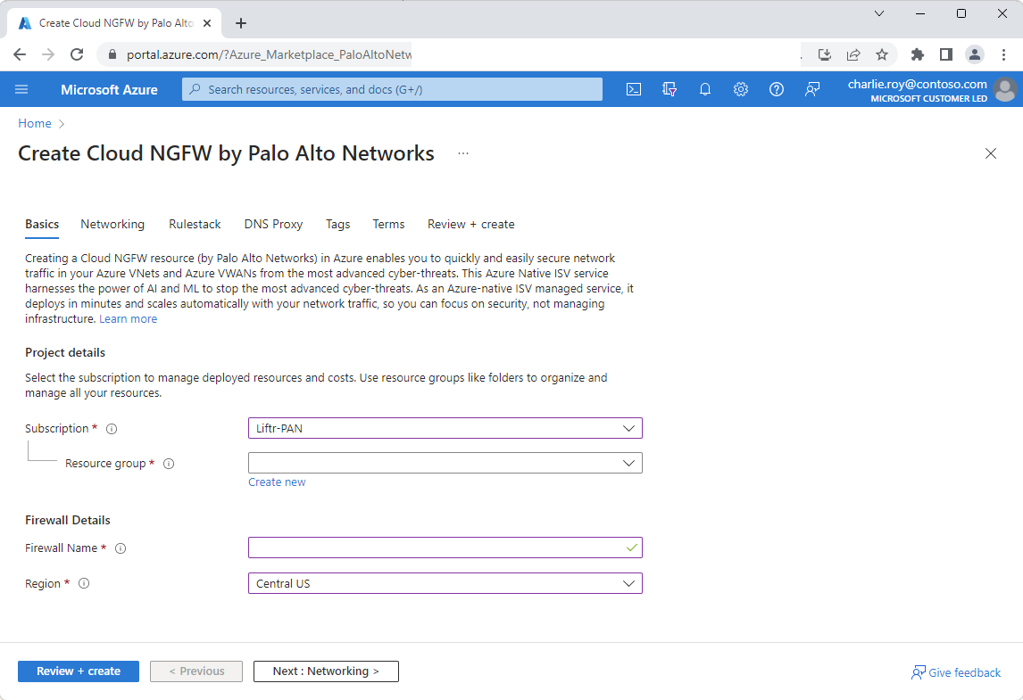 Snímek obrazovky s kartou Základy v prostředí pro vytváření Palo Alto Networks