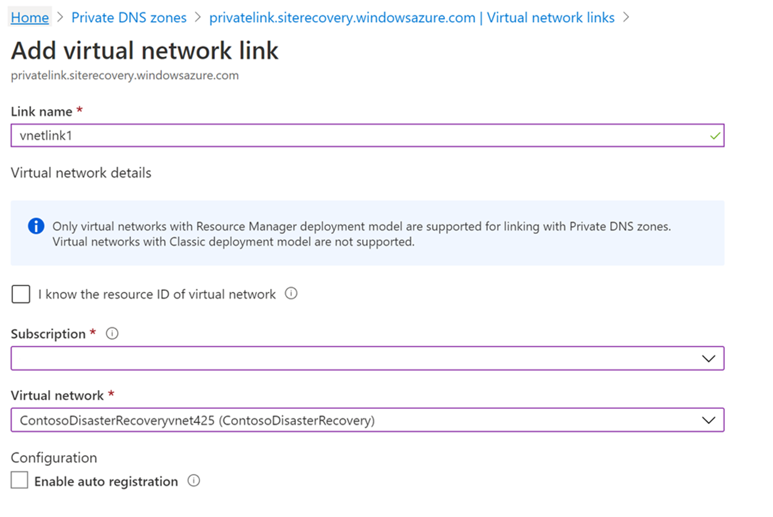 Zobrazuje stránku pro přidání odkazu na virtuální síť s názvem odkazu, předplatným a související virtuální sítí na webu Azure Portal.