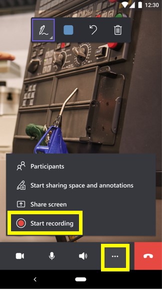 Screenshot mobilní aplikace Dynamics 365 Remote Assist se zvýrazněným tlačítkem Více a příkazem Spustit záznam.