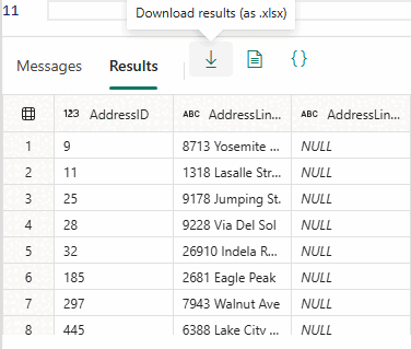 Snímek obrazovky z portálu Fabric editoru dotazů SQL s tlačítkem Stáhnout výsledky