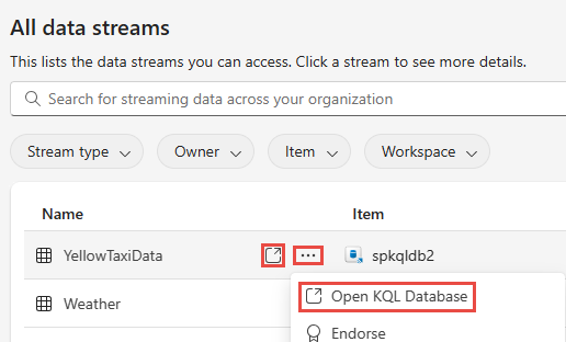 Snímek obrazovky znázorňující odkazy Open KQL Database (Otevřít databázi KQL) pro datový proud typu Table