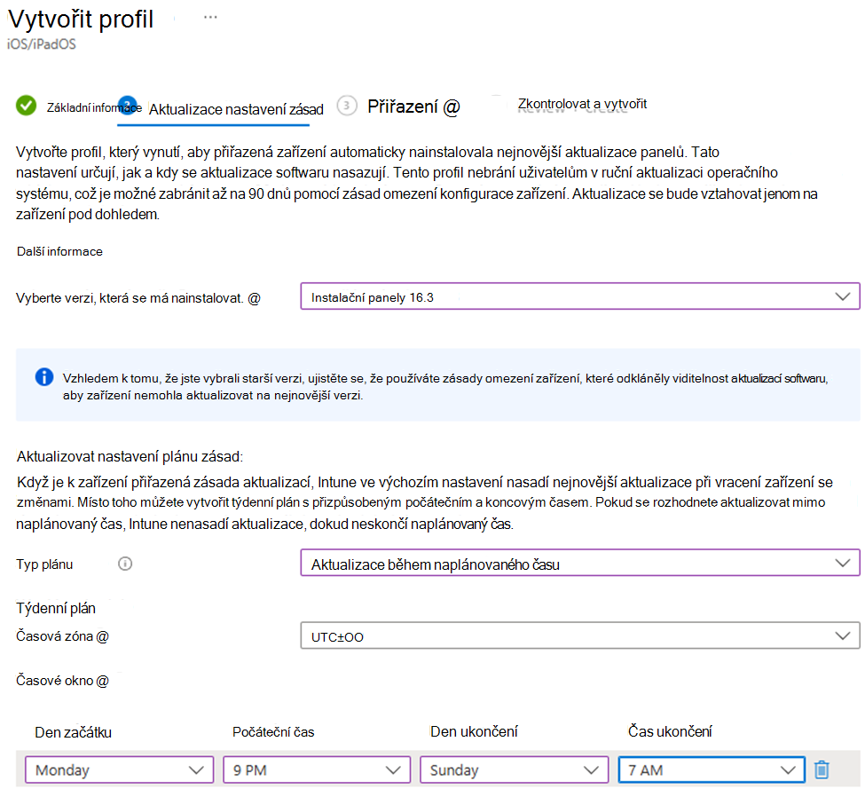 Snímek obrazovky znázorňující konkrétní verzi, která se má nainstalovat a nainstalovat aktualizace v pondělí večer pro zařízení s iOS/iPadOS v Centru pro správu Microsoft Intune