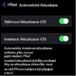 Snímek obrazovky znázorňující nastavení automatických aktualizací na zařízeních Apple s iOS/iPadOS