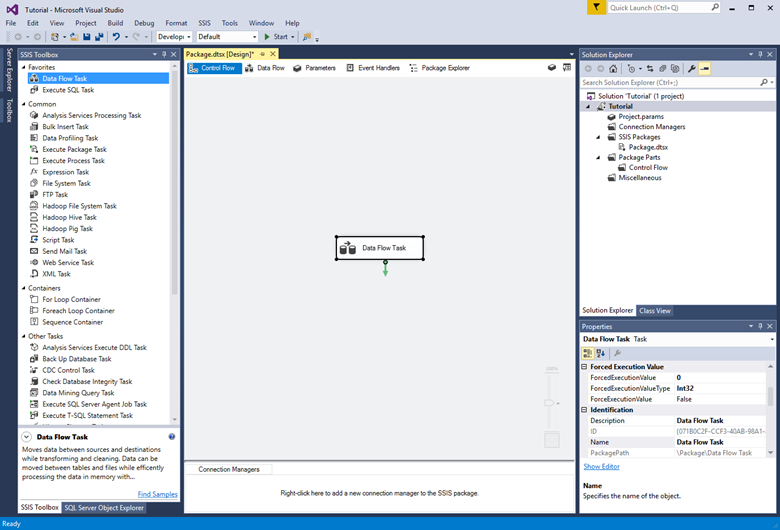 Snímek obrazovky sady Visual Studio zobrazující, jak se úloha toku dat přetahuje na záložku Řízení toku v návrhovém podokně.