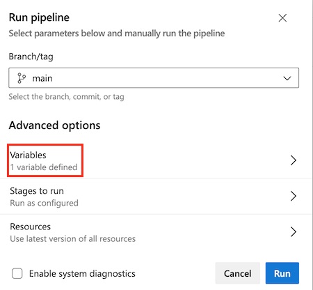 Snímek obrazovky Azure DevOps se stránkou Spustit kanál a zvýrazněnou položkou nabídky Proměnné