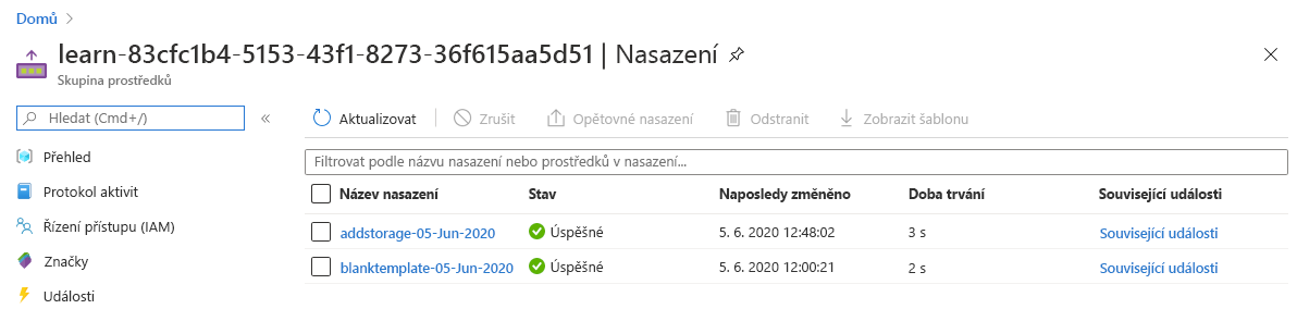 Snímek obrazovky s rozhraním webu Azure Portal pro nasazení se dvěma uvedenými a úspěšnými stavy