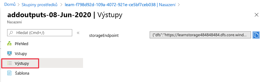 Snímek obrazovky webu Azure Portal znázorňující výběr výstupu v nabídce vlevo