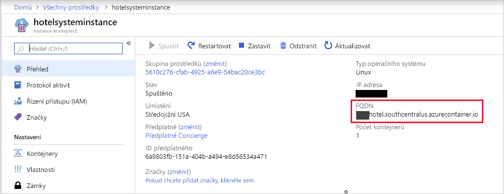 Snímek obrazovky, který ukazuje podokno Nový na webu Azure Portal s vlastnostmi kontejneru a zvýrazněnou vlastností Plně kvalifikovaný název domény