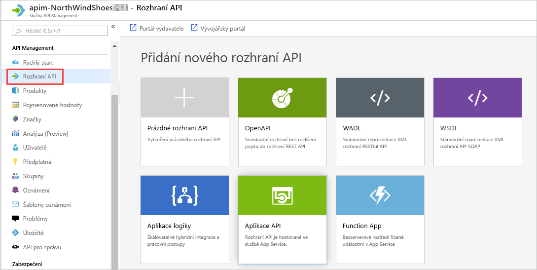 Snímek obrazovky webu Azure Portal zobrazující službu API Management se zvýrazněnou a vybranou částí API