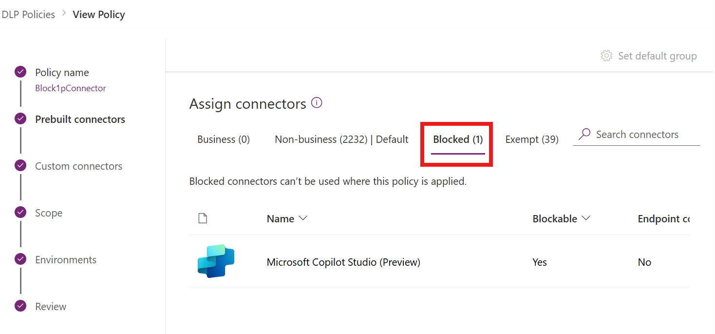 Skærmbillede af en politik, hvor Microsoft Copilot Studio connectoren er blokeret.