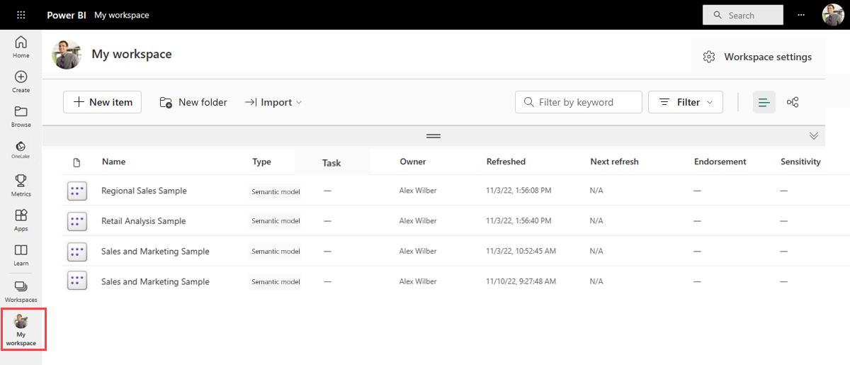 Skærmbillede af Power BI, der viser et eksempelarbejdsområde med semantiske modeller valgt.