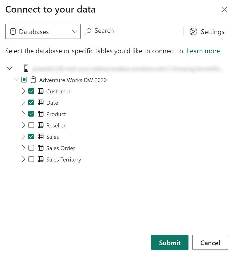 Dialogboks, der gør det muligt at angive, hvilke tabeller der skal indlæses fra en semantisk Power BI-model eller Analysis Services-model.