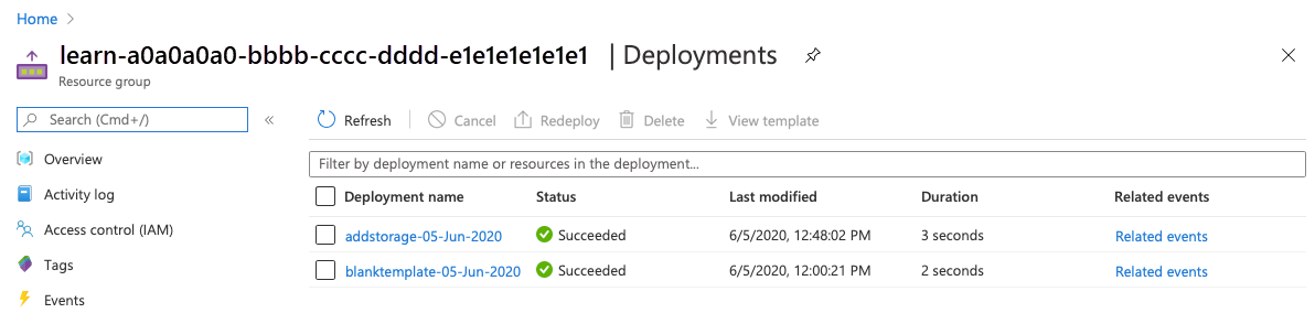 Skærmbillede af Azure Portal-grænsefladen for udrulningerne, hvor de to udrulninger er angivet og lykkedes.