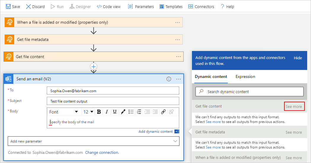 Screenshot: Designer für den Workflow im Tarif „Verbrauch“, Aktion „E-Mail senden“ und geöffnete dynamische Inhaltsliste mit neben „Dateiinhalt abrufen“ ausgewählter Option „Mehr anzeigen“.