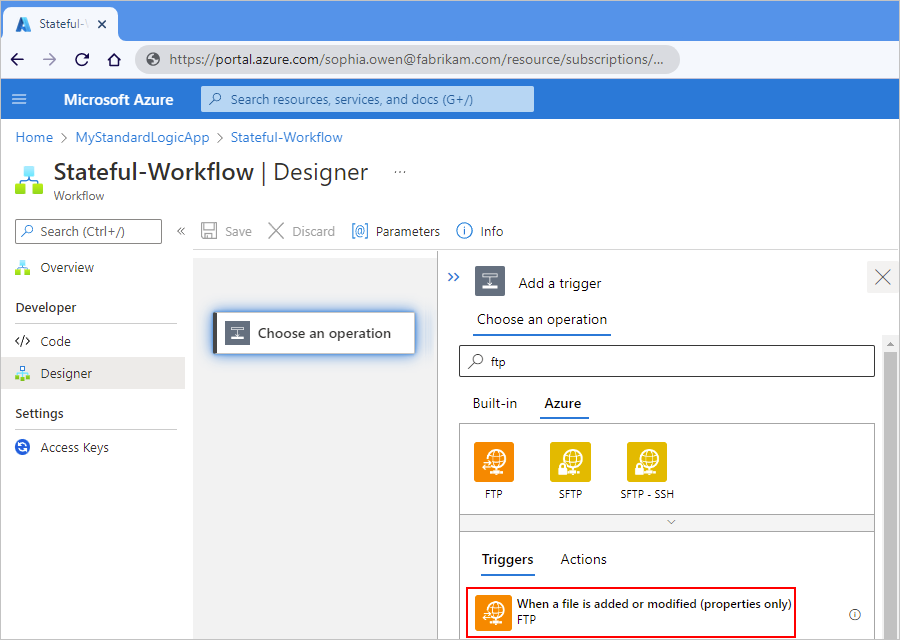 Screenshot: das Azure-Portal, der Designer für Logik-App-Workflows im Tarif „Standard“, das Suchfeld mit darunter ausgewählter Option „Azure“ und ausgewähltem FTP-Trigger.