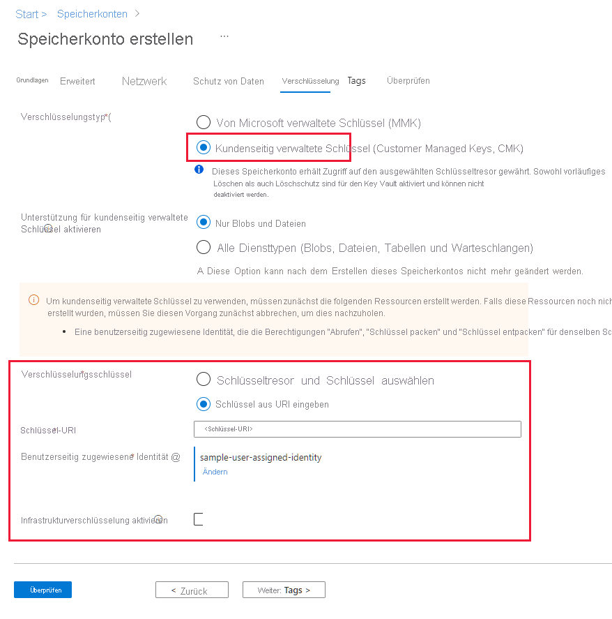 Screenshot der Eingabe des Schlüssel-URI in das Azure-Portal.