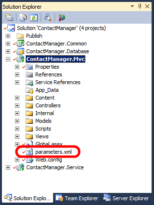 In der Contact Manager-Projektmappe enthält das Projekt ContactManager.Mvc eine parameters.xml-Datei im Stammordner.