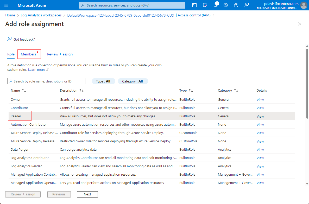 Screenshot, der die Seite „Rollenzuweisung hinzufügen“ für einen Log Analytics-Arbeitsbereich anzeigt.