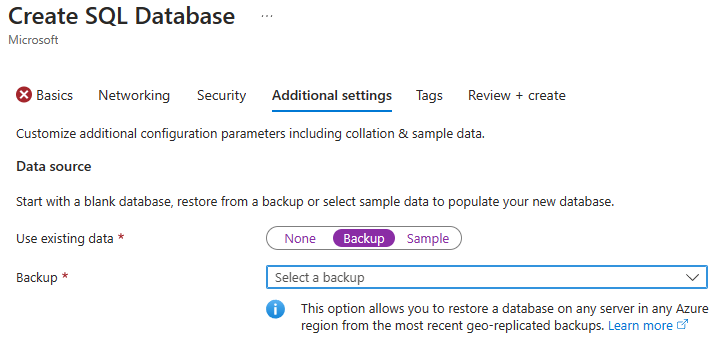 Screenshot des Menüs „Datenbank erstellen“ im Azure-Portal mit ausgewählter Sicherung für die Datenbank.