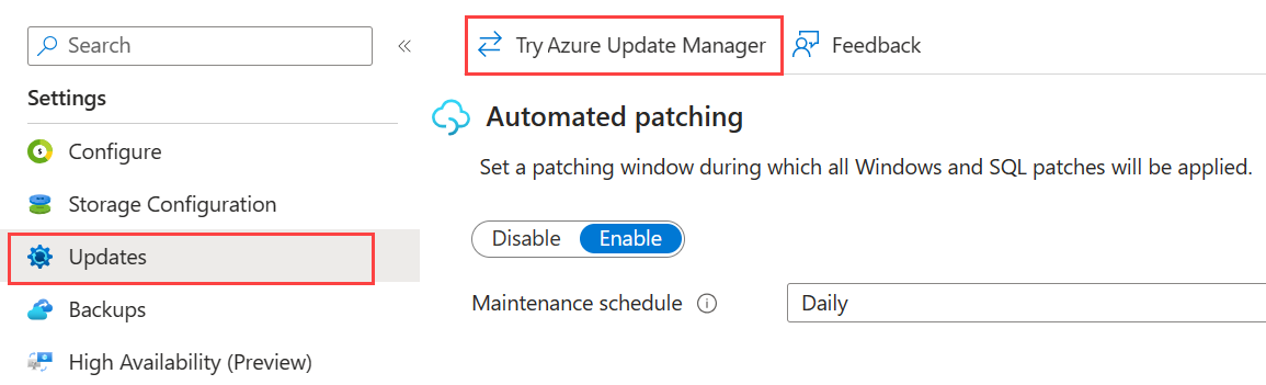 Screenshot der Seite „Updates“ in der SQL-VM-Ressource im Azure-Portal mit hervorgehobener Option „Azure Update Manager testen“.