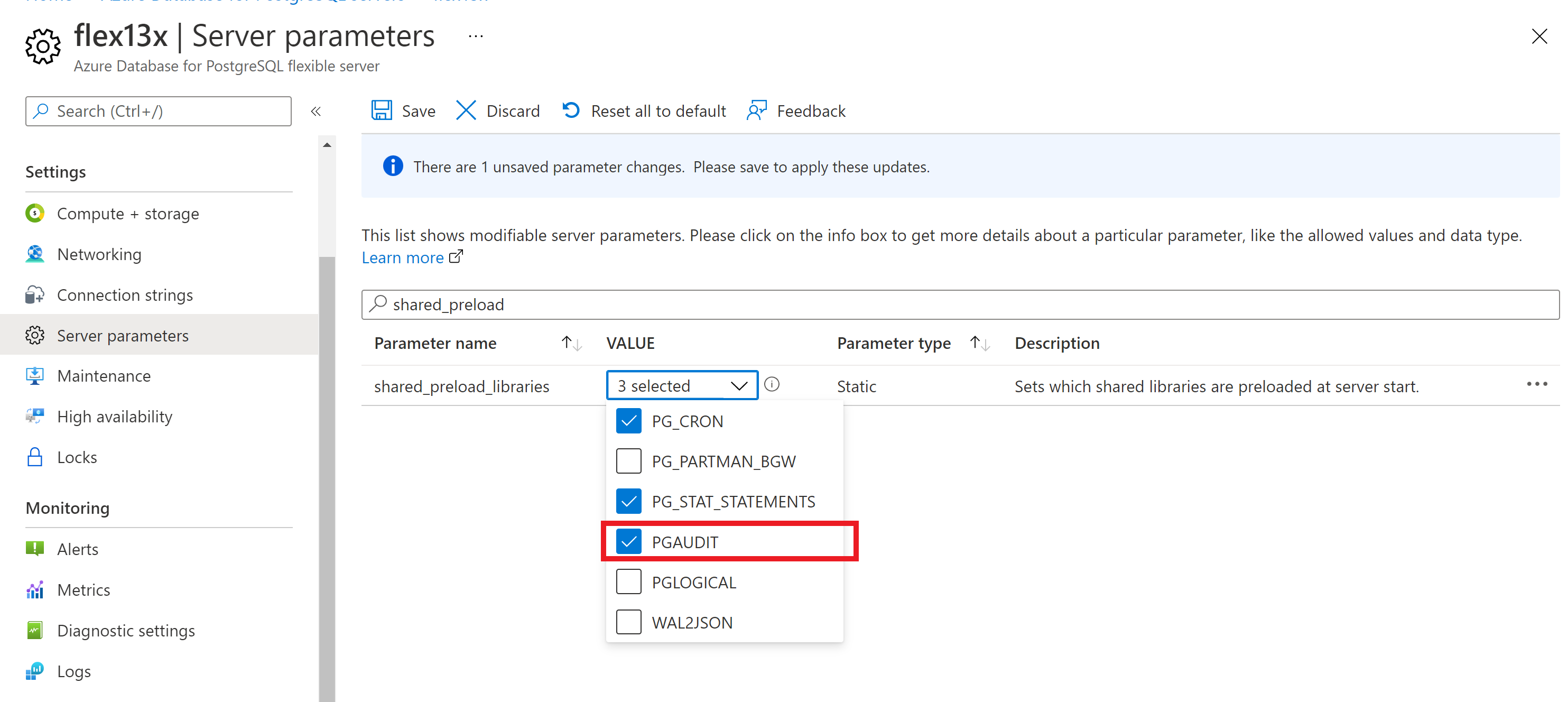 Screenshot mit Azure Database for PostgreSQL – Flexible Server, der shared_preload_libraries für pgaudit aktiviert.