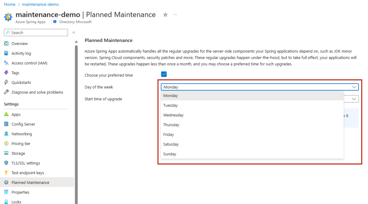 Screenshot der Azure-Portalseite „Geplante Wartung“ mit hervorgehobener Option „Wochentag“