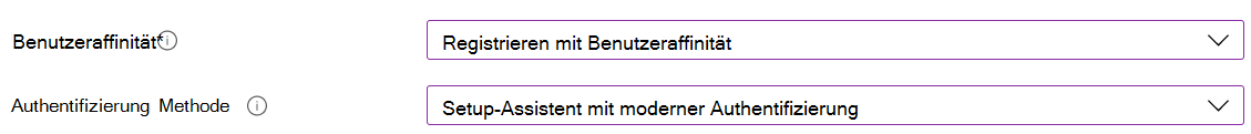 Registrieren Sie im Intune Admin Center und Microsoft Intune iOS-/iPadOS-Geräte mithilfe der automatisierten Geräteregistrierung (ADE). Wählen Sie Mit Benutzeraffinität registrieren aus, und verwenden Sie den Setup-Assistenten für die Authentifizierung. Die Unternehmensportal-App wird automatisch installiert.