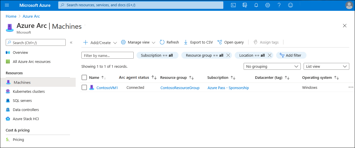 Screenshot: Azure-Portal mit einem Eintrag, der einen Azure Arc-fähigen Windows-Server darstellt