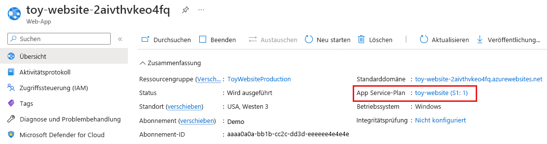 Screenshot: Azure-Portal mit Anzeige der App Service-App für die Produktion und den SKU-Details des App Service-Plans.