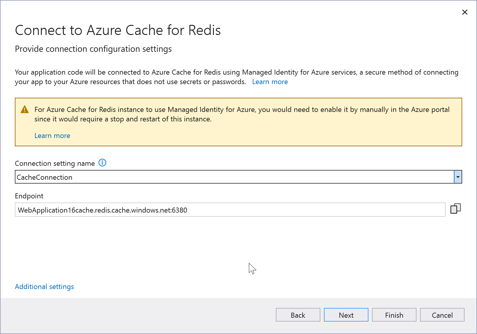 Screenshot: die Seite „Azure Cache for Redis-Verbindungsinformationen“. „Weiter“ ist hervorgehoben.