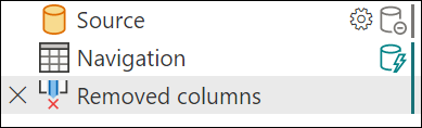 Screenshot showing how adding a remove column step to the previous query extends the green folding indicator line.