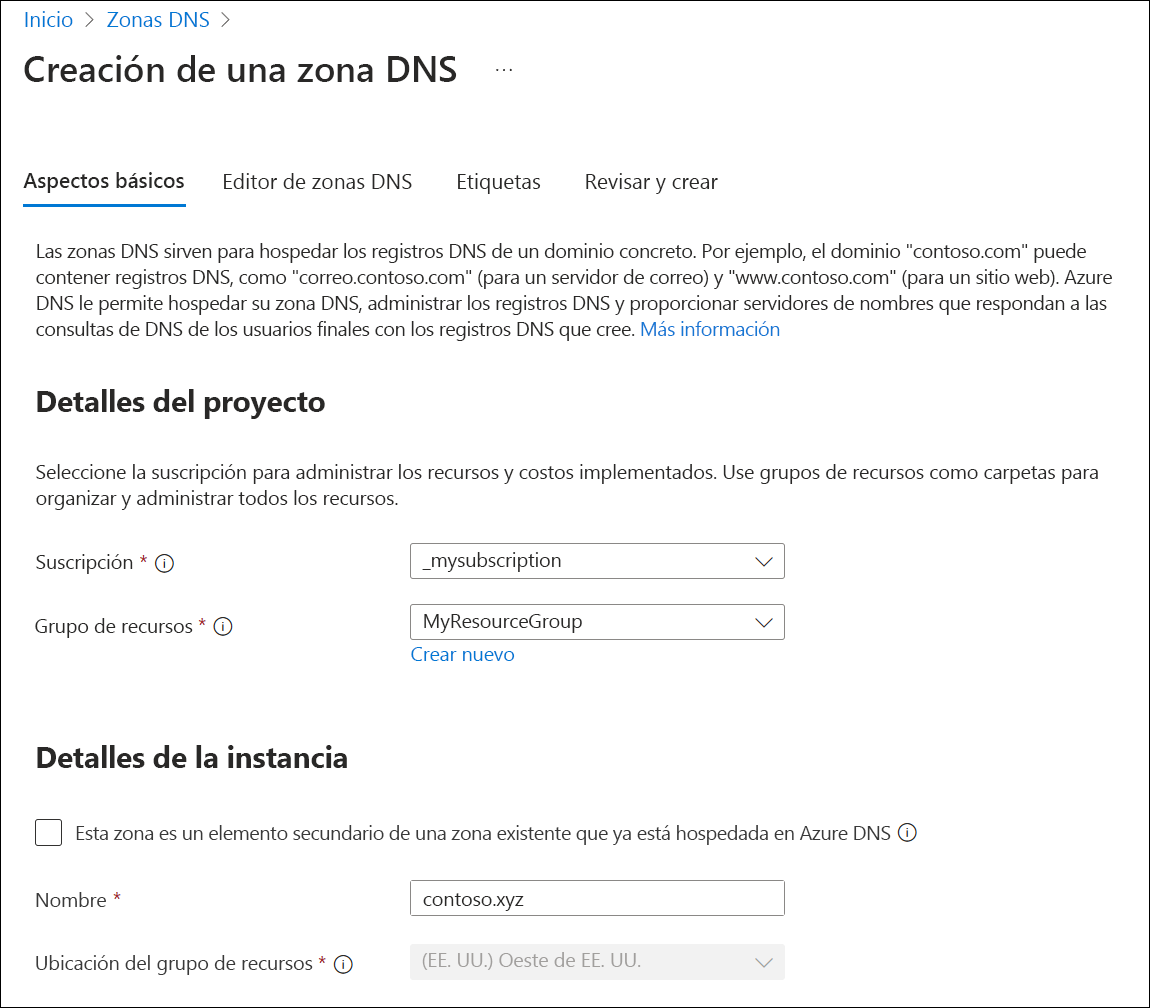 Captura de pantalla de la página Crear zona DNS que muestra la configuración usada en este tutorial para crear una zona DNS primaria.