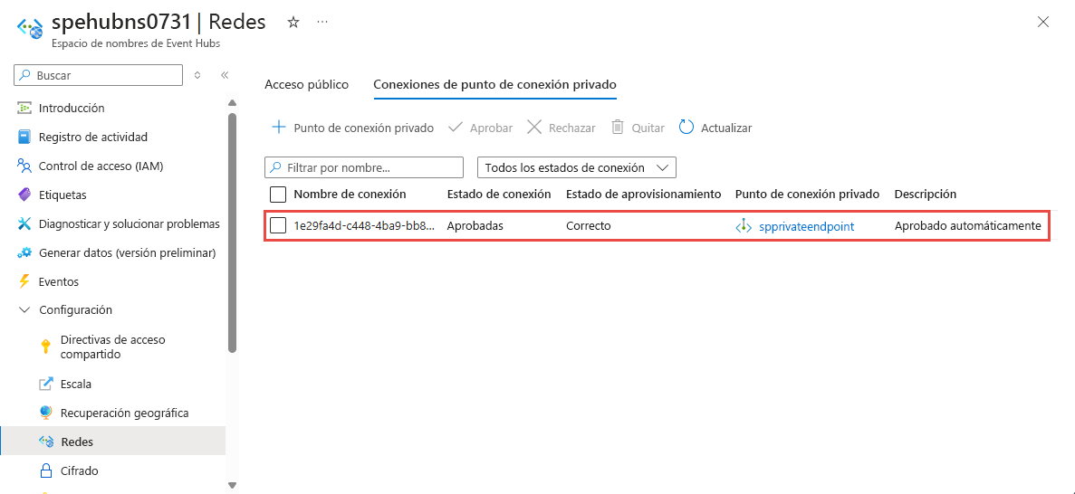 Recorte de pantalla que muestra la página de Conexiones de punto de conexión privado con el punto de conexión privado recién creado.