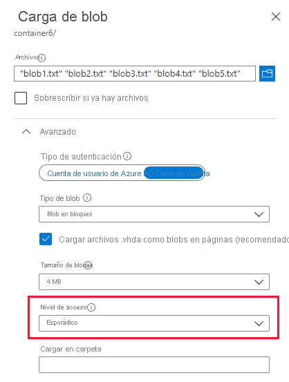 Captura de pantalla que muestra cómo cargar blobs en un nivel en línea en Azure Portal.