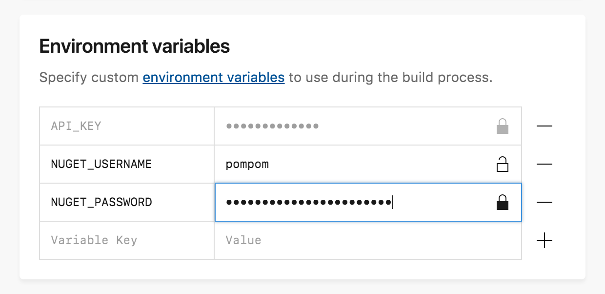 La configuración de compilación que muestra variables de entorno personalizadas en diferentes estados