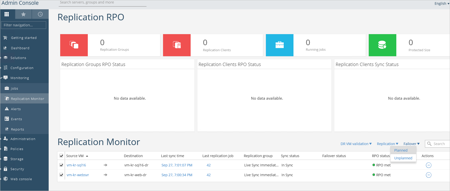 La página Monitor de replicación de la Consola de administración no muestra datos disponibles para varios subpaneles del panel RPO de replicación. El panel Monitor de replicación muestra dos máquinas virtuales. Para cada una de ellas, hay una fila de información de replicación.