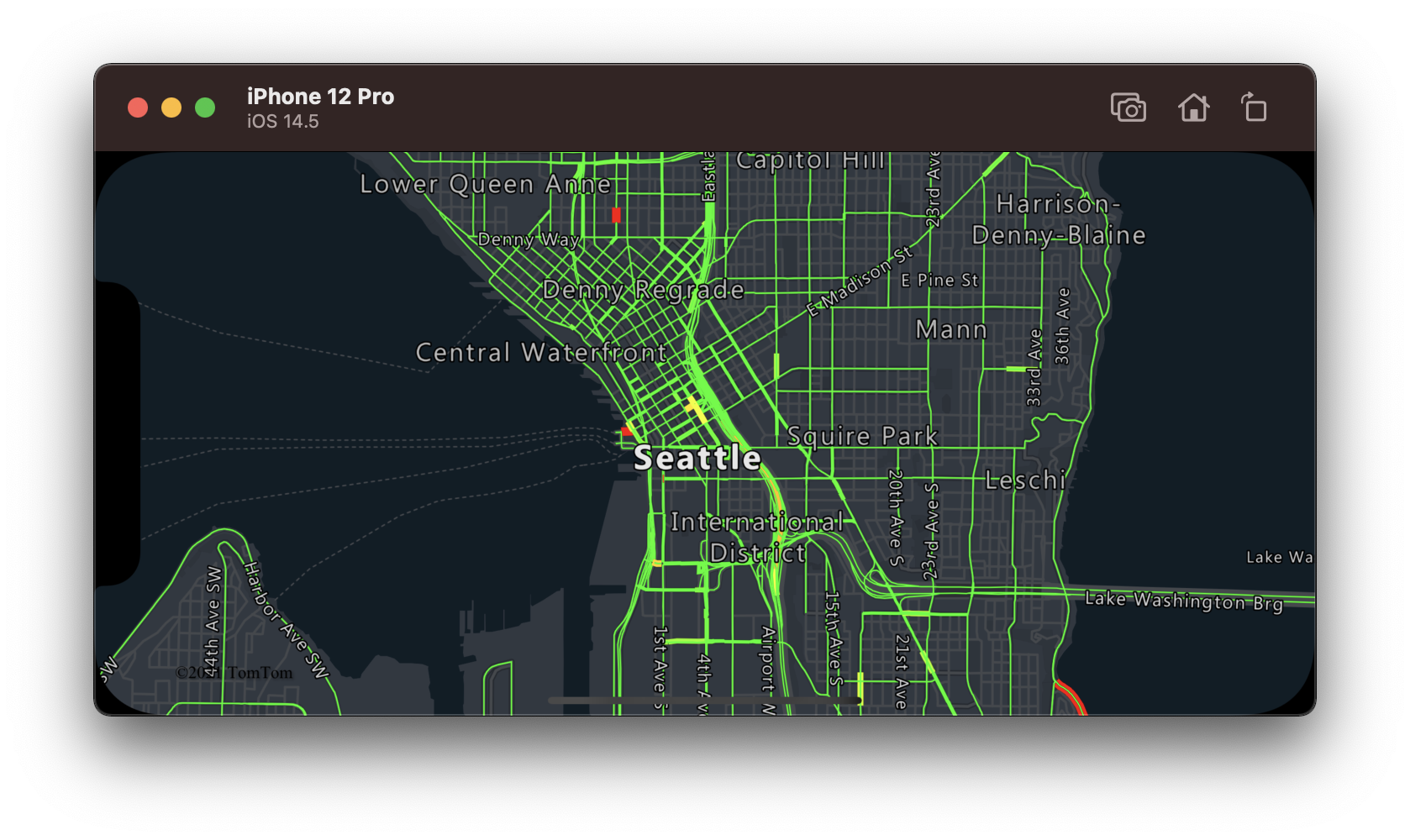 Captura de pantalla de un mapa con líneas de carreteras codificadas por colores que muestran los niveles de flujo de tráfico.