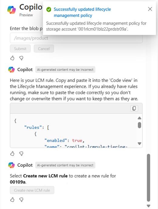 Captura de pantalla de Microsoft Copilot en Azure que implementa correctamente una regla de administración del ciclo de vida en una cuenta de almacenamiento