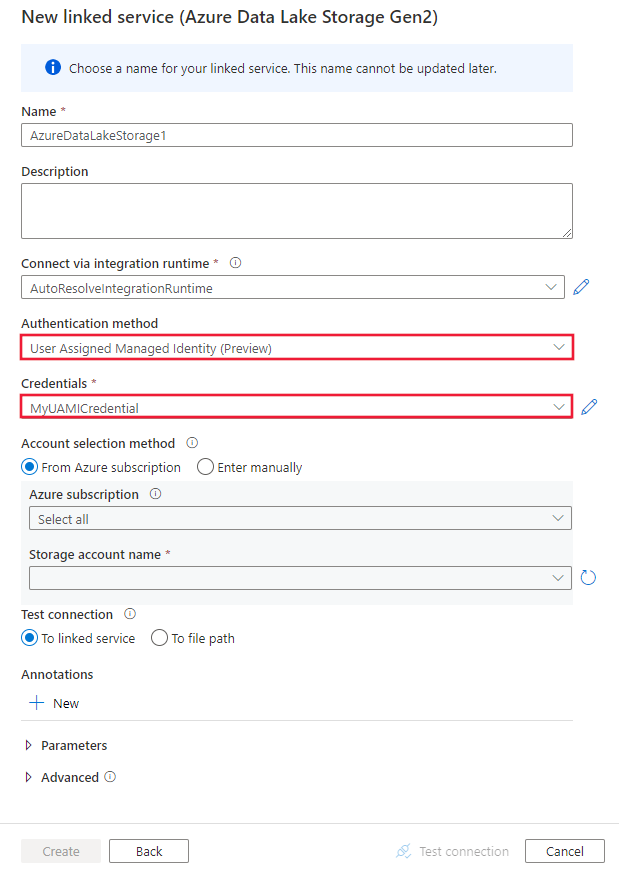 Captura de pantalla que muestra la nueva configuración del servicio vinculado con identidad administrada asignada por el usuario y credenciales seleccionadas.