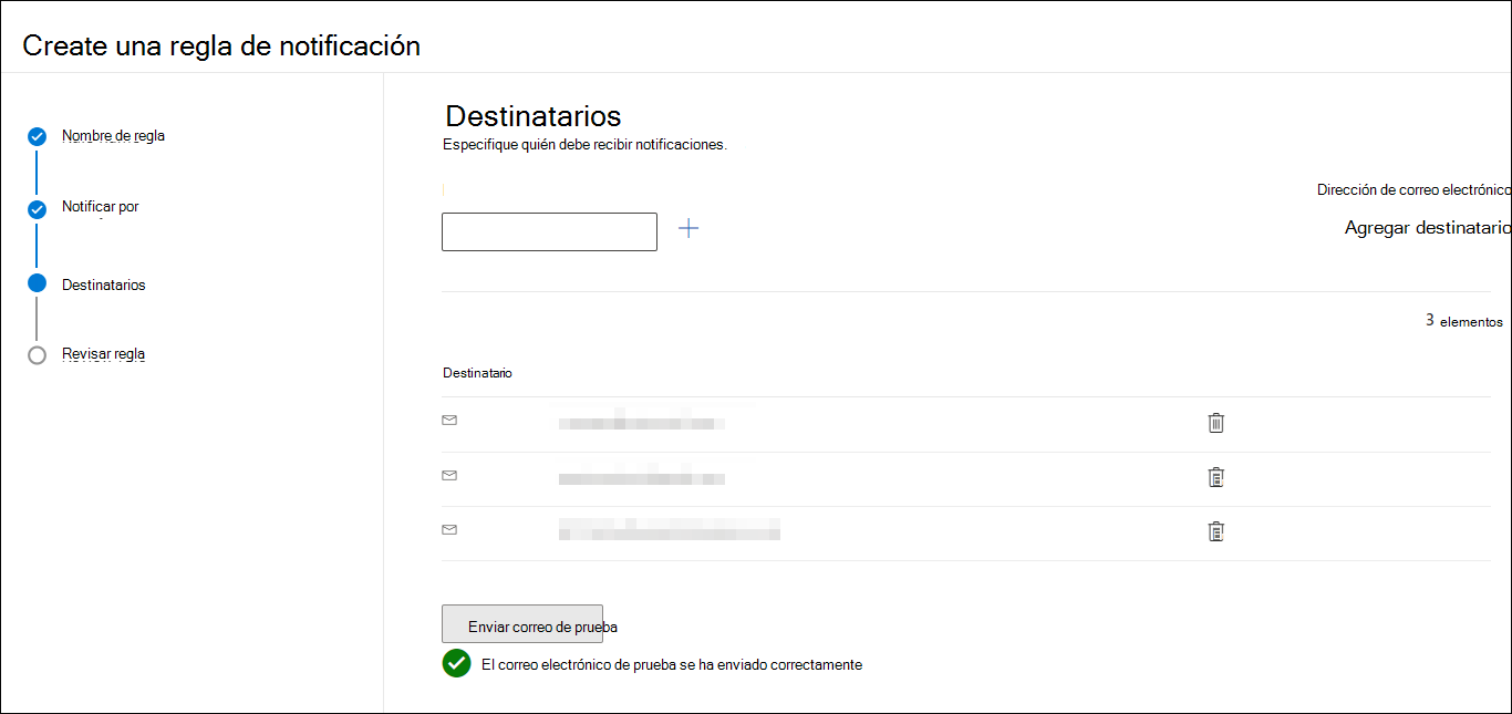 Captura de pantalla de la pantalla de destinatarios. Hay tres destinatarios enumerados y se ha enviado un correo electrónico de prueba, como se indica en una marca de verificación verde.
