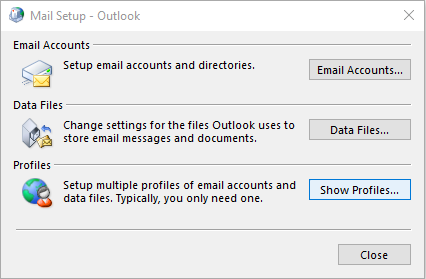 Captura de pantalla del cuadro de diálogo Configuración de correo - Outlook. El botón Mostrar perfiles está resaltado.