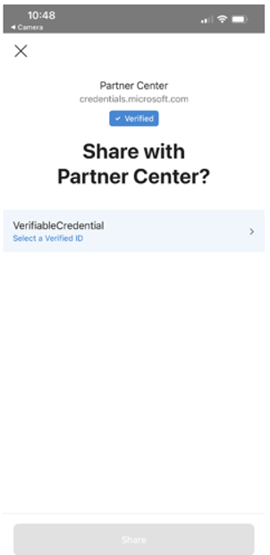 Captura de pantalla de la página Microsoft Authenticator en un dispositivo móvil, con el título: ¿Compartir con el Centro de partners? y una selección: VerifiableCredential.