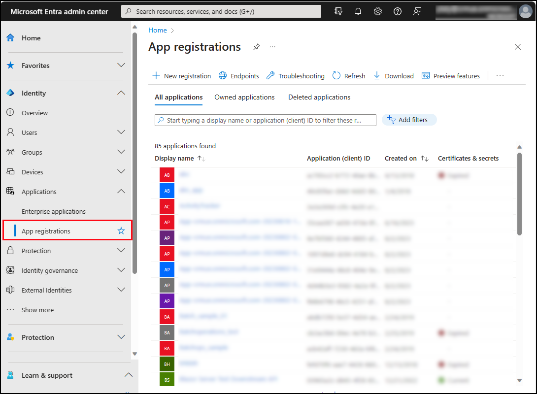 Navegar a la página Microsoft Entra Registros de aplicaciones.