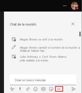 Captura de pantalla del panel de chat en Teams con el icono Extensiones de mensajería resaltado.